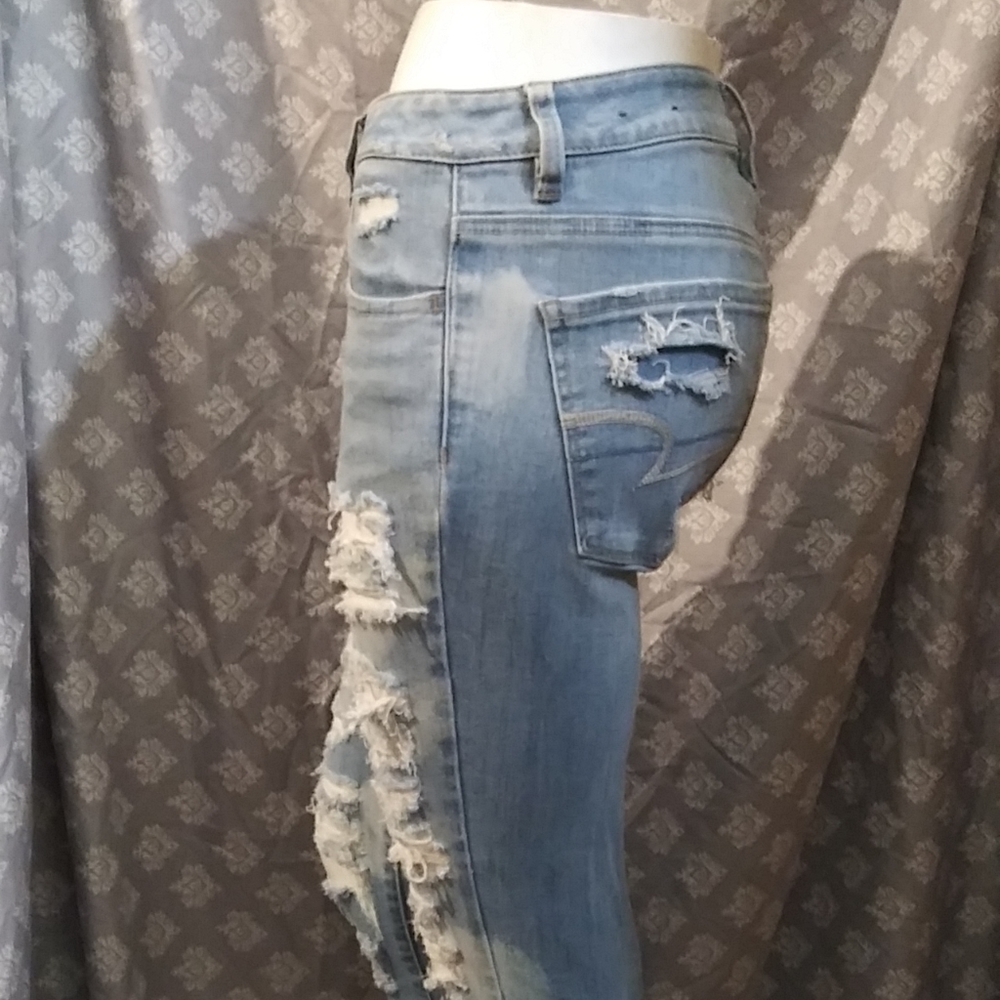 Distressed jeans - Picture 5 of 8
